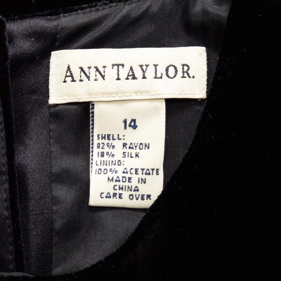 Ann Taylor Sleeveless Velvet Top Black Size 14 Dark Academia - Picture 5 of 5